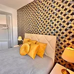 Luxury Renevapartment Island Village Apartment *