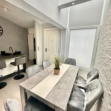 Luxury Renevapartment Island Village