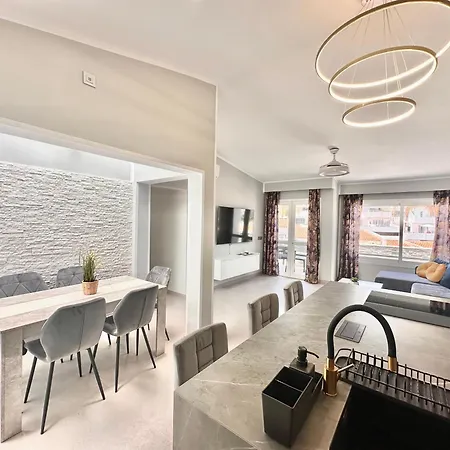 Luxury Renevapartment Island Village