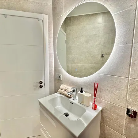Luxury Renevapartment Island Village Апартаменты