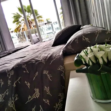 Luxury Renevapartment Island Village *