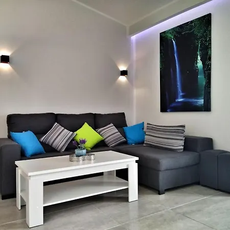 Luxury Renevapartment Island Village *