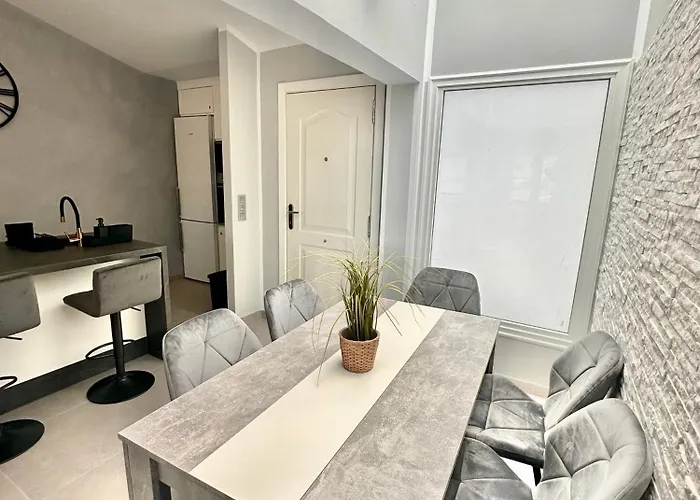 Luxury Renevapartment Island Village