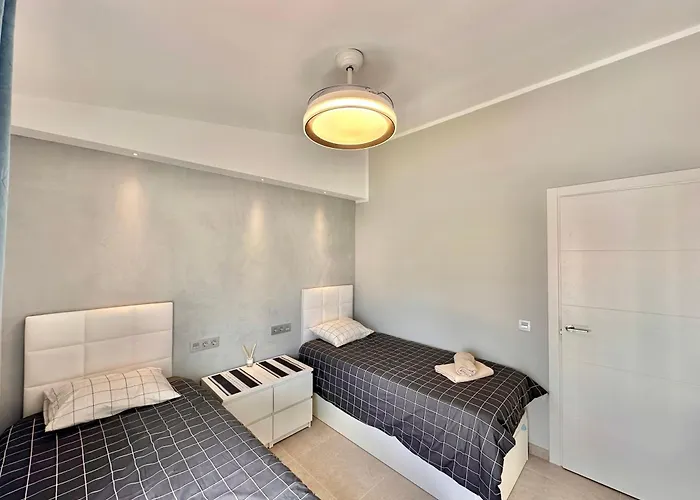 Luxury Renevapartment Island Village Апартаменты *