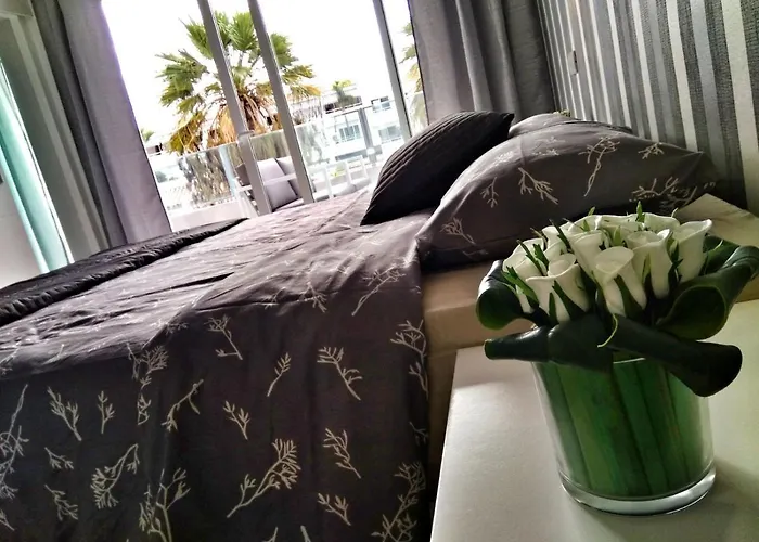 Luxury Renevapartment Island Village *