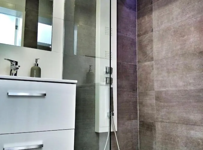 Апартаменты Luxury Renevapartment Island Village Адехе