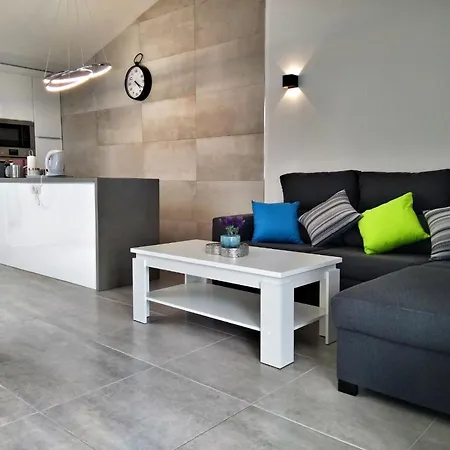 Luxury Renevapartment Island Village * Адехе