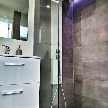 Апартаменты Luxury Renevapartment Island Village Адехе