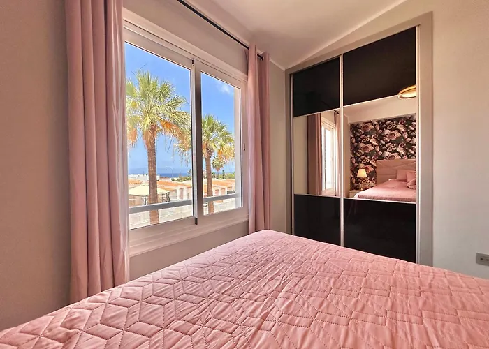 Luxury Renevapartment Island Village *